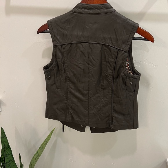 LOVE Culture vest - Picture 2 of 3